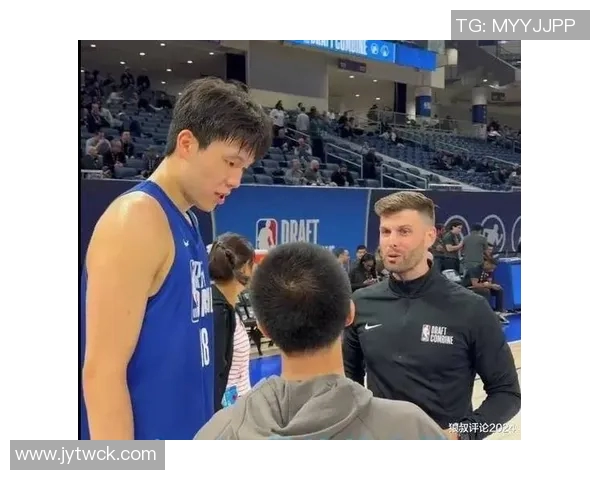 杨瀚森回应记者提问称将与克林根联手对抗比卢普斯