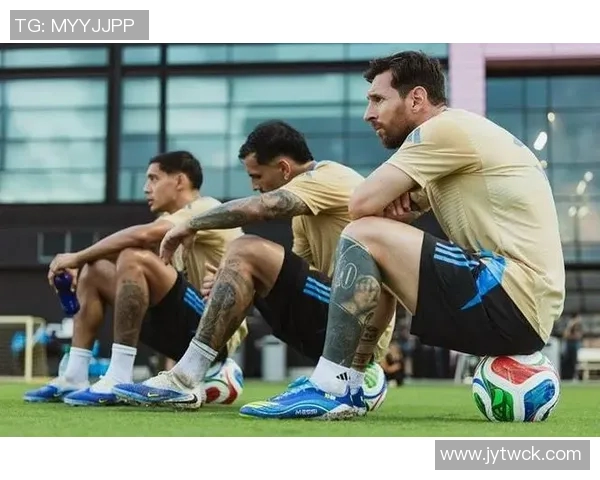 阿根廷队在迈阿密国际基地举行首场训练备战新赛季