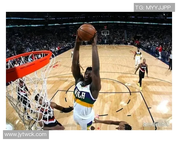 锡安赤膊上身展现惊人天赋NBL社媒热议他的强壮体魄与运动能力 锡安赤膊上身展现惊人天赋NBL社媒热议他的强壮体魄与运动能力