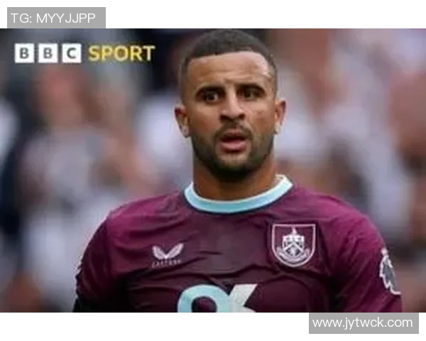 弗莱明精彩凌空端射助伯恩利首开纪录狼队陷入落后困境 弗莱明精彩凌空端射助伯恩利首开纪录狼队陷入落后困境