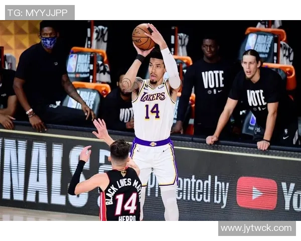 三冠王丹尼格林宣布退役回顾三队三冠的辉煌历程