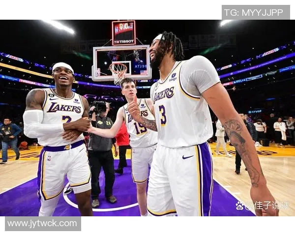 范德比尔特盛赞里夫斯迎接挑战两场比赛得分超90分令人惊叹 范德比尔特盛赞里夫斯迎接挑战两场比赛得分超90分令人惊叹