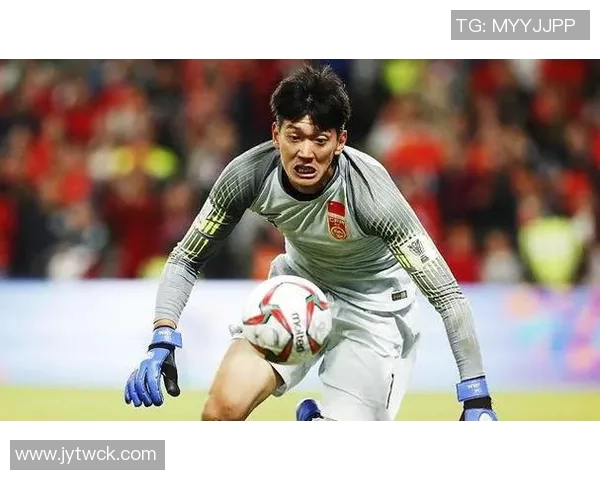 颜骏凌谈武磊动员作用强调球队争冠经验与心理负担轻松