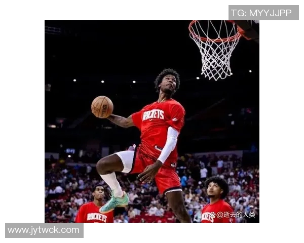 浓眉小试牛刀上半场表现抢眼贡献7分7篮板2盖帽展现强大实力