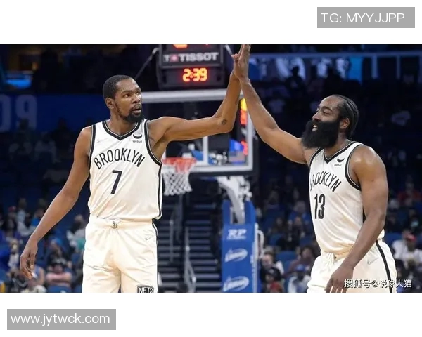 杜兰特称哈登是进攻核心无论在哪队都能带动队友表现 杜兰特称哈登是进攻核心无论在哪队都能带动队友表现