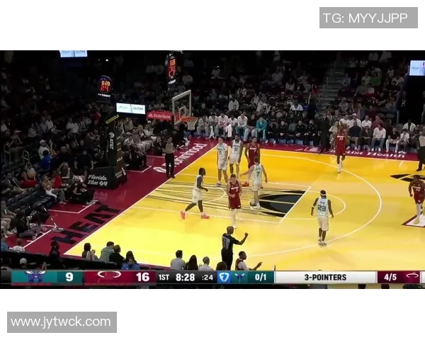 鲍威尔分析进攻困境：对手防守策略升级我队配合与跑动需加强