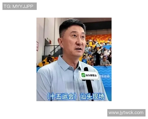 广东男篮主帅杜锋亲临现场助威广东女篮新赛季首战精彩揭幕 广东男篮主帅杜锋亲临现场助威广东女篮新赛季首战精彩揭幕