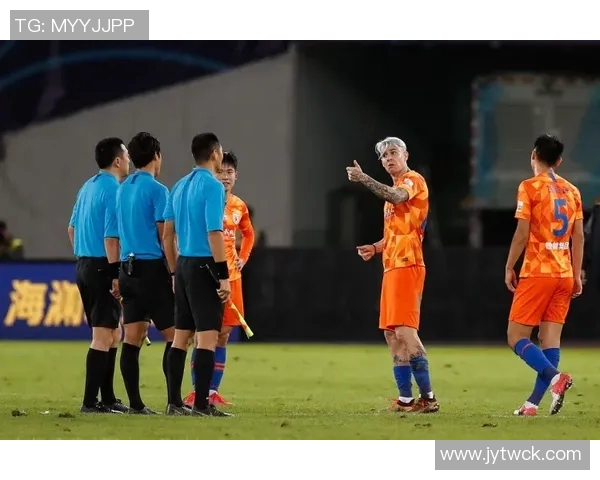 摩纳哥与巴黎对裁判VAR判罚不满卡马拉科雷尔红牌引发激烈争论