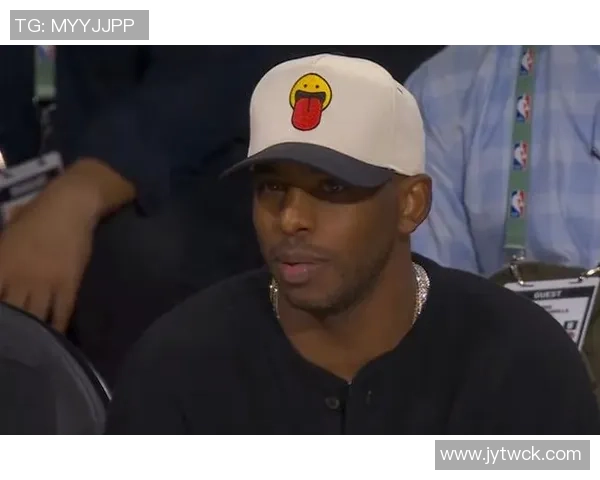 保罗现身赌城观看马刺与雷霆NBA杯半决赛引发关注