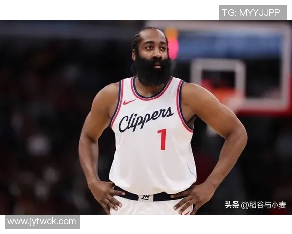 哈登强调球队需保持警惕不容忽视低谷的教训与压力