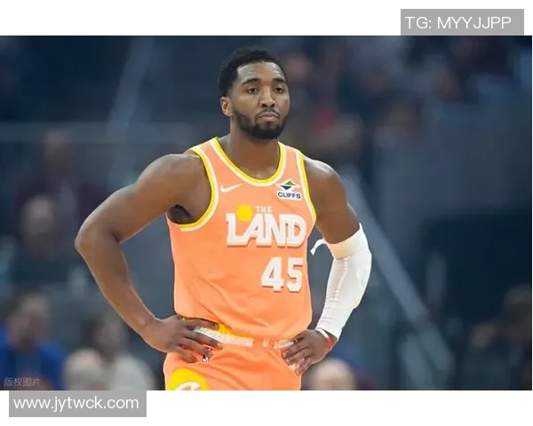 克尼佩尔再创佳绩连续15场命中两记以上三分球刷新新秀历史纪录