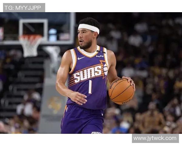 双塔组合表现出色小莫布里与阿伦半场联手贡献15分8篮板助力球队