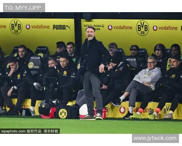 拜仁门将佩雷茨正式租借加盟南安普顿至本赛季结束