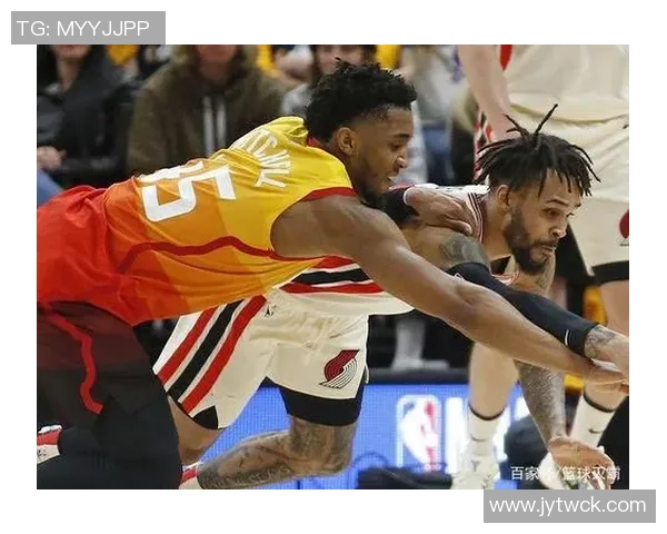 戈贝尔半场压哨补篮被判干扰球无效挑战成功引发热议