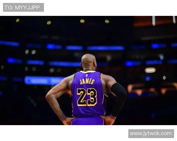 格里芬称詹姆斯无球表现如追梦般灵动持续移动为队友创造机会