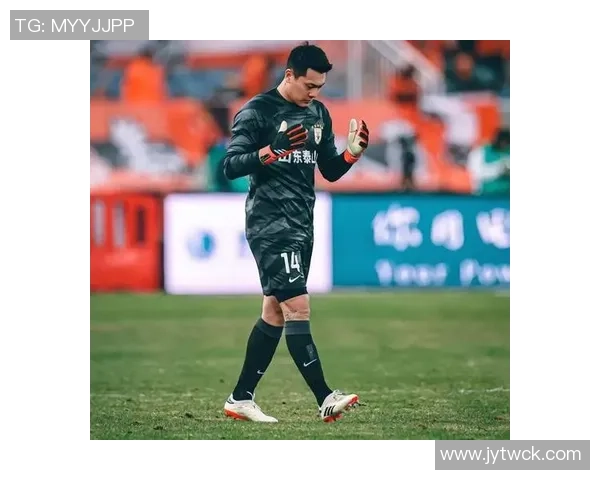 王大雷从杭州中超赛场直奔宁波现场观战WTA单打决赛精彩瞬间不容错过