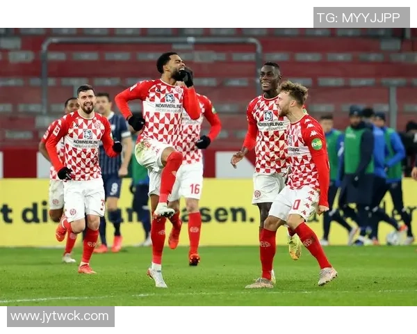 拜仁慕尼黑客场战绩辉煌12场德甲不败迎战门兴挑战 拜仁慕尼黑客场战绩辉煌12场德甲不败迎战门兴挑战