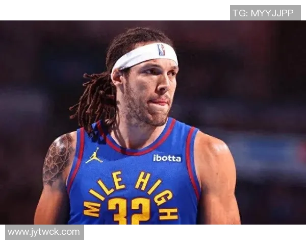 戈登状态火热半场完美表现砍下14分外加3篮板1助攻助力球队奋勇争先