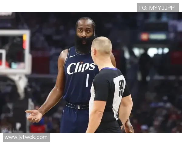 快船遭遇五连败小卡哈登领衔先发阵容挑战老鹰