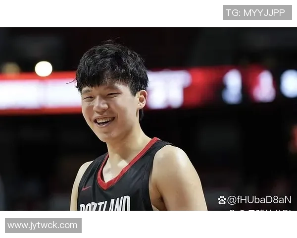 夏普与杨瀚森在首周训练营展现卓越表现引发广泛关注与期待