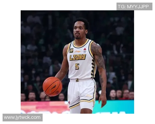 布朗连续高产表现显著本赛季21场已三度砍下40分以上