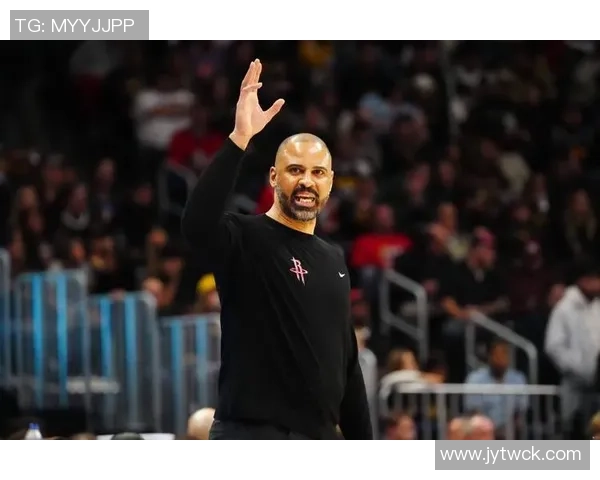 应对KD包夹策略乌度卡强调提升无球移动避免停滞不前